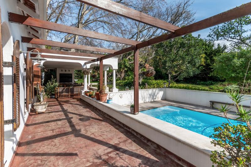 To Let 5 Bedroom Property for Rent in Zwaanswyk Western Cape